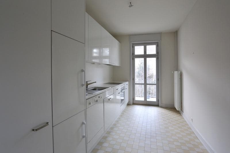 Attraktive 4-Zimmerwohnung in renoviertem Altbau direkt beim Voltaplatz (3)