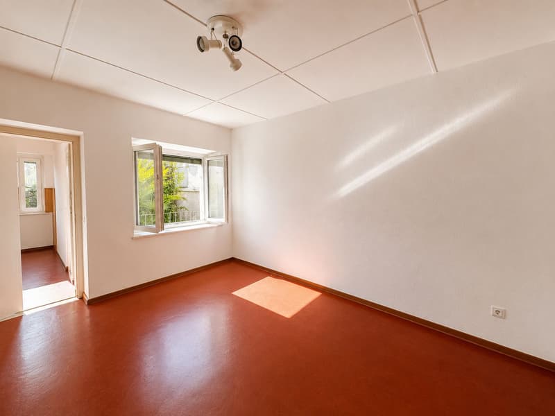 Charaktervolles Eckhaus mit Garten, privatem Innenhof und viel Potenzial in Arzo (6)