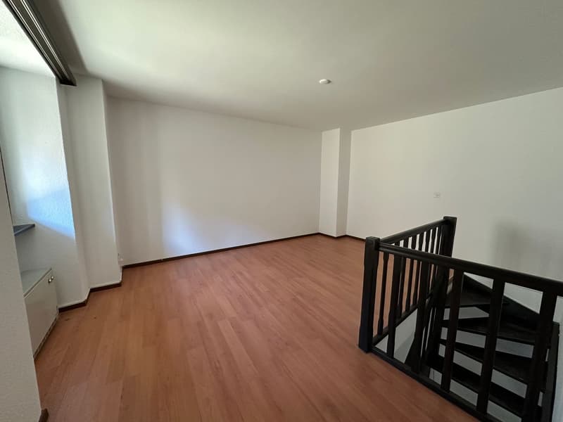 Charmant appartement duplex 2.5 pièces avec atelier/studio dans le centre du village de Novaggio (4)