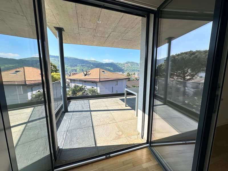 Grosszügige Wohnung mit Terrasse und freier Aussicht in ruhiger Lage von Vacallo (8)