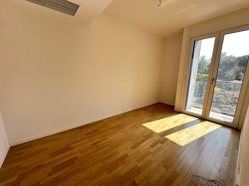 Grosszügige Wohnung mit Terrasse und freier Aussicht in ruhiger Lage von Vacallo (5)