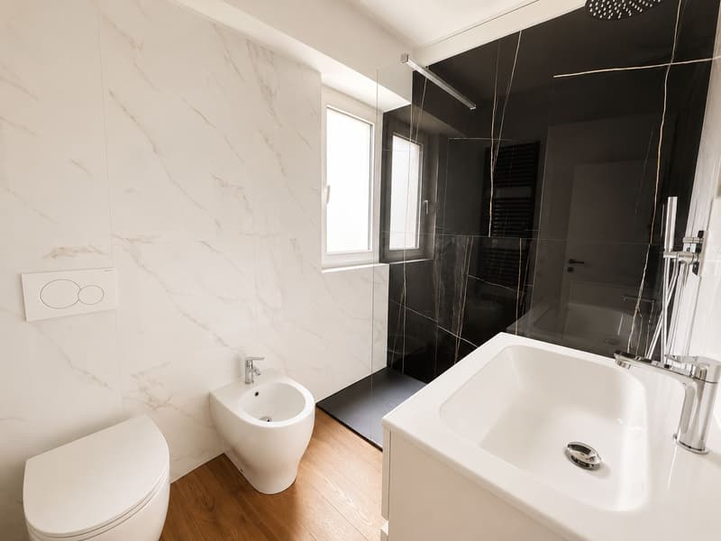 Elegante 4.5 locali ristrutturato in bella zona residenziale a Stabio (9)