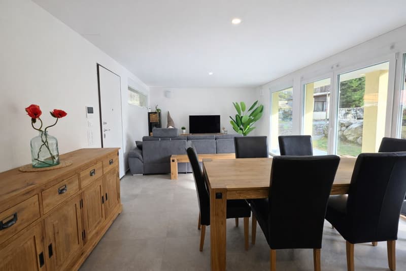 MODERNE 3.5-ZIMMER-WOHNUNG MIT CA. 45 m² PRIVATGARTEN – LOSTALLO (SORTE) (2)