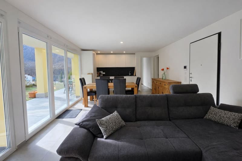 MODERNE 3.5-ZIMMER-WOHNUNG MIT CA. 45 m² PRIVATGARTEN – LOSTALLO (SORTE) (3)