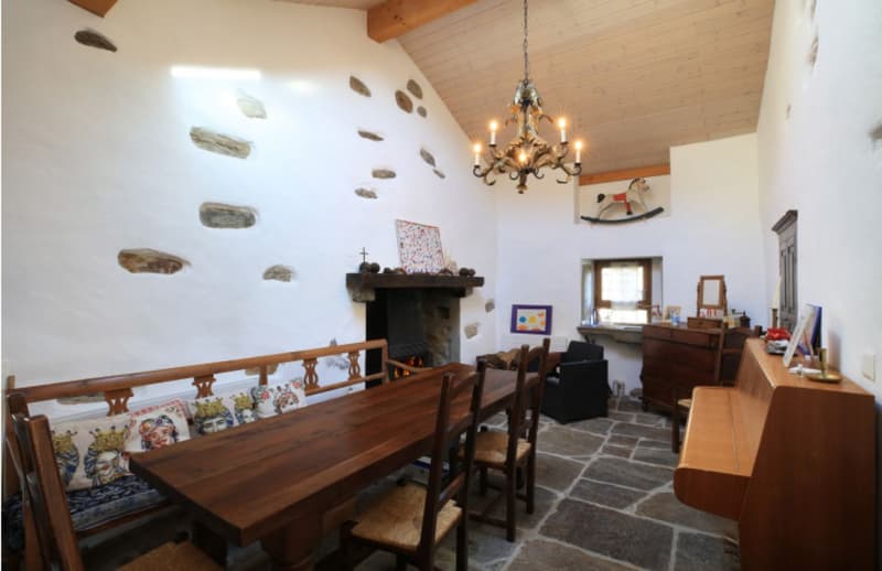 Magnifique maison jumelée à Arcegno (7)