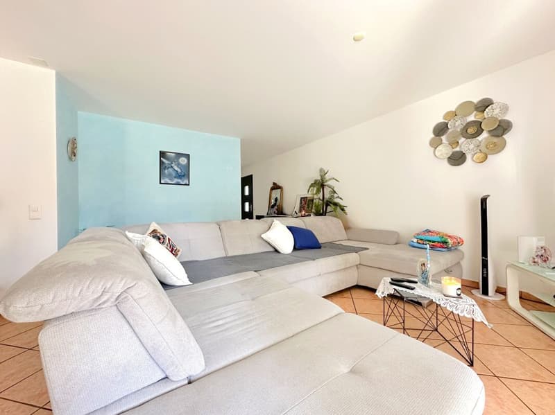 Geräumige 3.5-Zimmer-Wohnung im Erdgeschoss in Gnosca (4)
