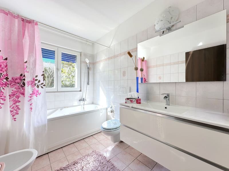 Geräumige 3.5-Zimmer-Wohnung im Erdgeschoss in Gnosca (6)