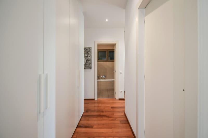 Moderne und mit Seesicht 3.5 Zi-Wohnung (6)