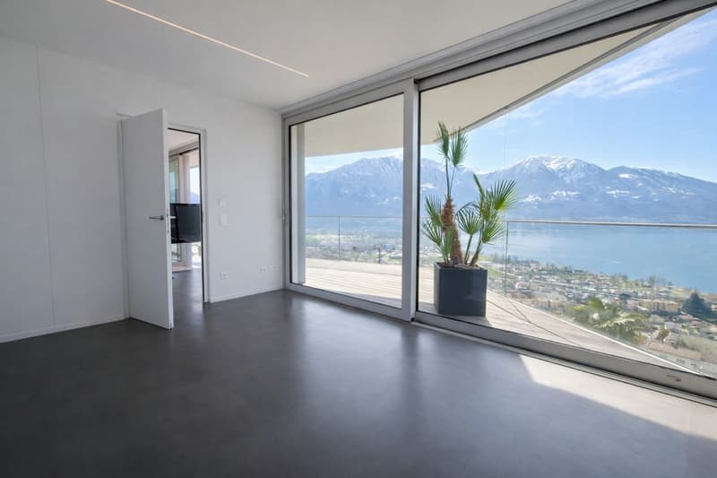 Zeitgenössische Liegenschaft mit Garage, Innenlift und spektakulärer 180°-Panoramasicht (14)