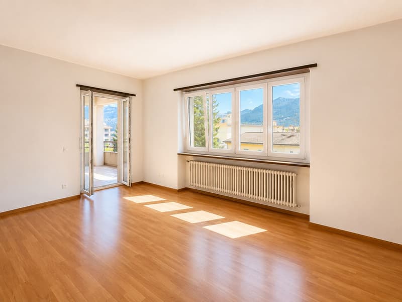 Lugano, grosszügige Wohnung nur wenige Schritte vom See und von Paradiso entfernt (2)