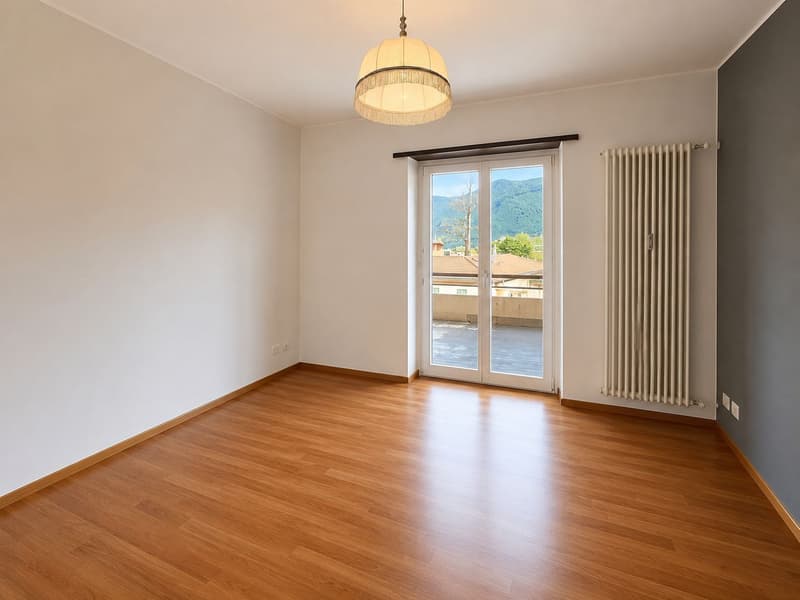 Lugano, grosszügige Wohnung nur wenige Schritte vom See und von Paradiso entfernt (9)