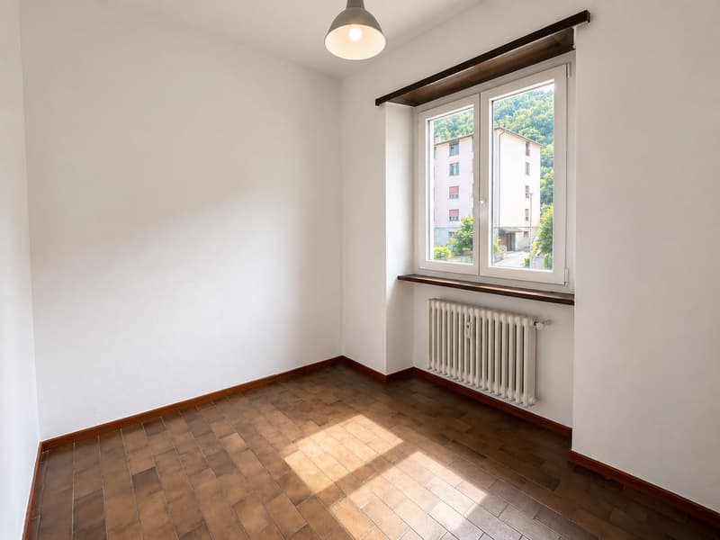 Lugano, grosszügige Wohnung nur wenige Schritte vom See und von Paradiso entfernt (5)