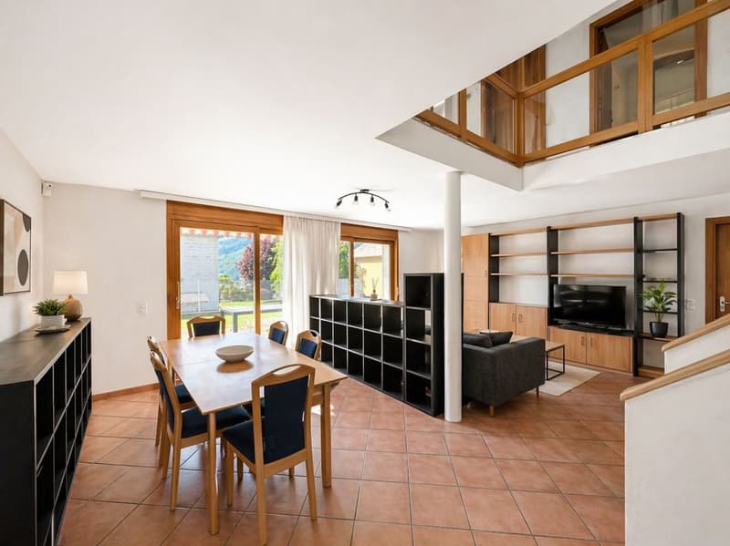 Beautiful house with garden (2)