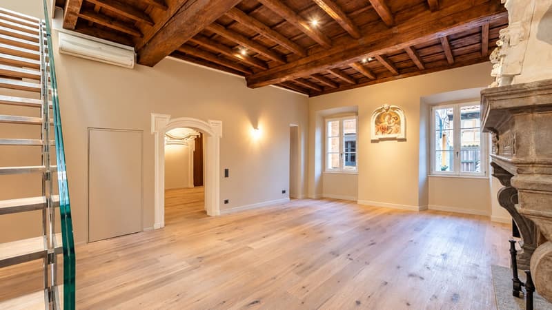 BISSONE – Residenza straordinaria tra storia e design (5)