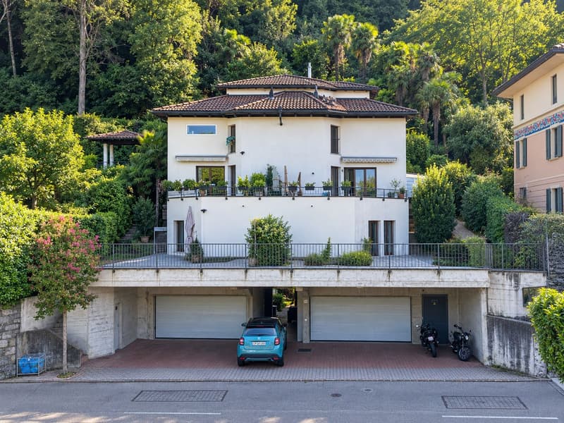 Casa a schiera ristrutturata, con terrazza panoramica e giardino privato fronte lago (21)
