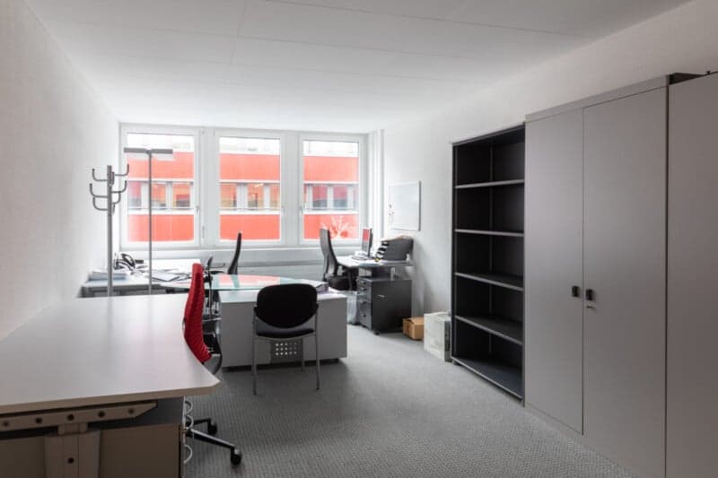 Möblierte Büroräume im modernen Businesscenter in Baar (3)