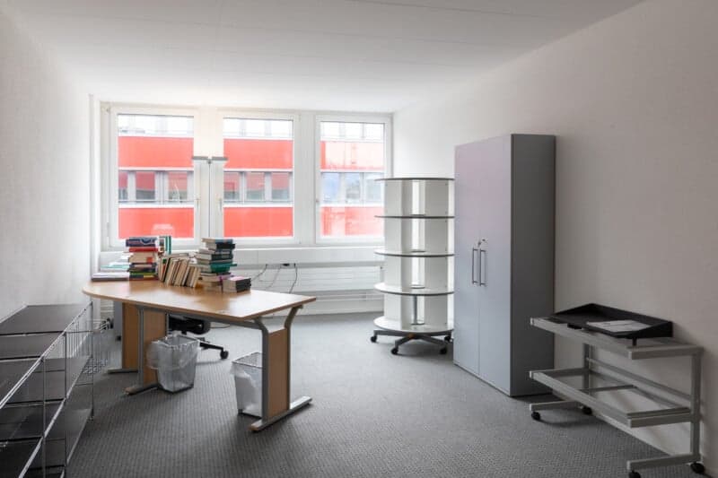 Möblierte Büroräume im modernen Businesscenter in Baar (8)