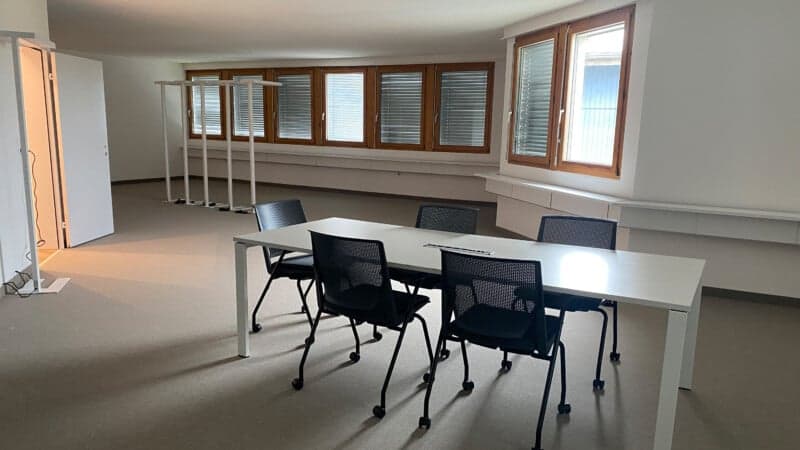Möblierte Büroräume im modernen Businesscenter in Obfelden (3)