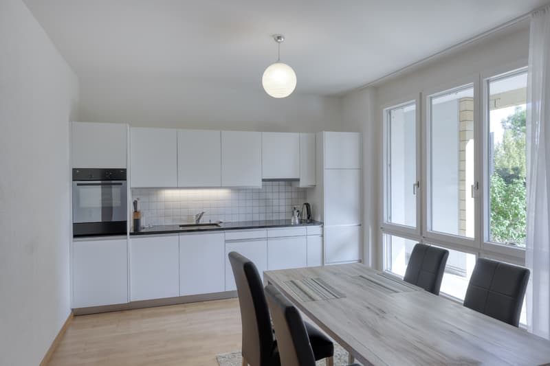 Moderne, zentrale Wohnung mit Gartensitzplatz im Grünen! (2)