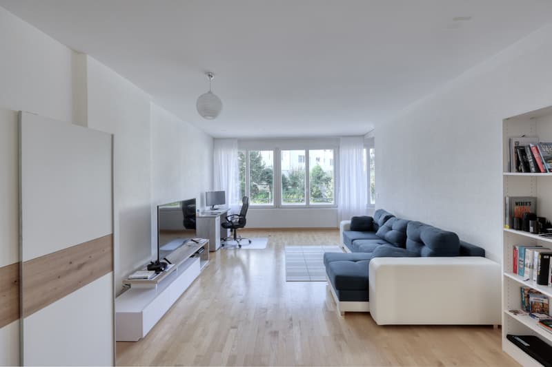 Moderne, zentrale Wohnung mit Gartensitzplatz im Grünen! (4)