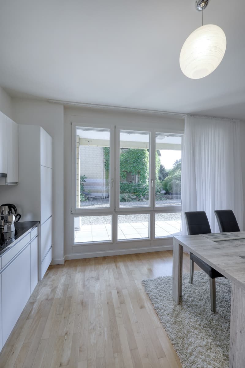 Moderne, zentrale Wohnung mit Gartensitzplatz im Grünen! (3)