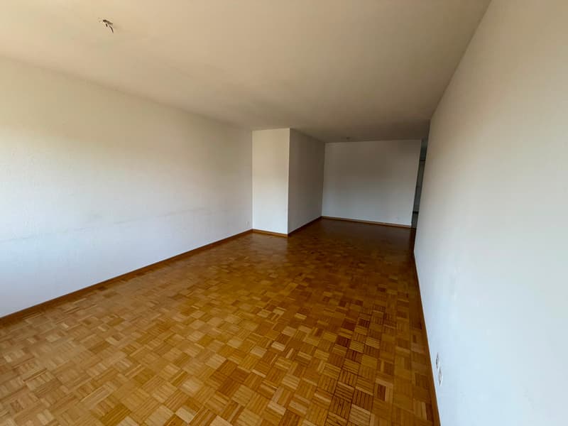 Grosszügige 2.5-Zimmer-Wohnung zur befristeten Miete bis 31.03.2027 (3)