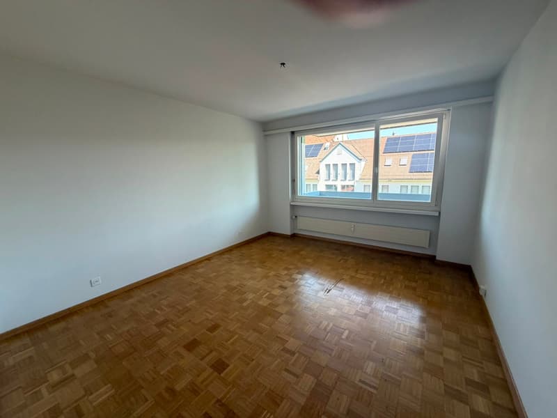 Grosszügige 2.5-Zimmer-Wohnung zur befristeten Miete bis 31.03.2027 (6)