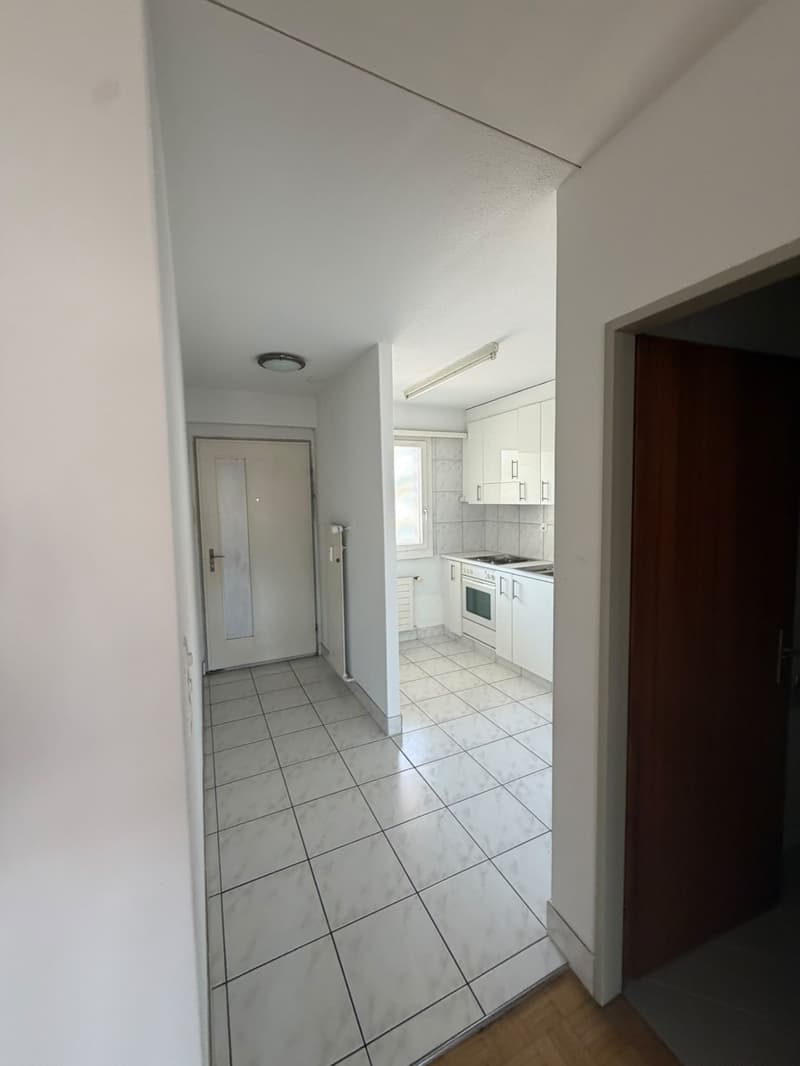 Grosszügige 2.5-Zimmer-Wohnung zur befristeten Miete bis 31.03.2027 (5)