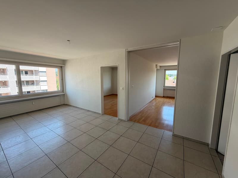 Grosszügige 4.5-Zimmer-Wohnung zur befristeten Miete bis 31.03.2027 (6)