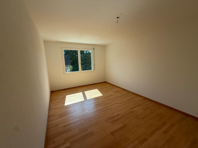 Grosszügige 4.5-Zimmer-Wohnung zur befristeten Miete bis 31.08.2027 (6)