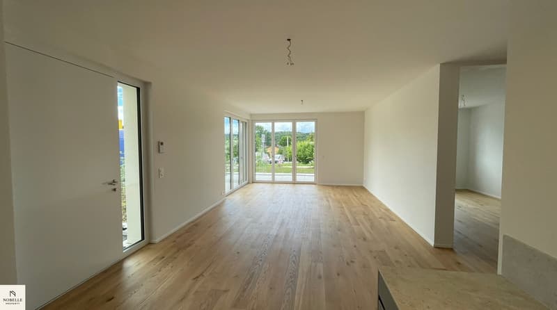 Sonnig, modern und hochwertig – 2.5 Zimmer Wohnung mit unverbaubarer Aussicht (4)