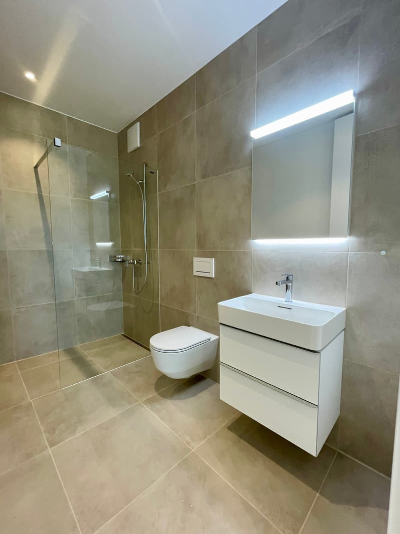 Wohnen mit Weitblick | Moderne 2.5 Zimmer Neubauwohnung mit grosser Terrasse (11)