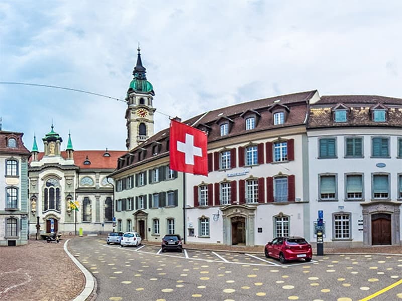 NEU: Charmante 2.5-Zimmer-Wohnung im Herzen von Frauenfeld (9)