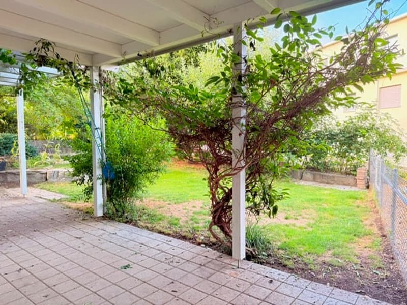 Aussergewöhnlich grosszügiges 7.5-Zimmer mit Südgarten und vielseitigem 2. Obergeschoss (5)