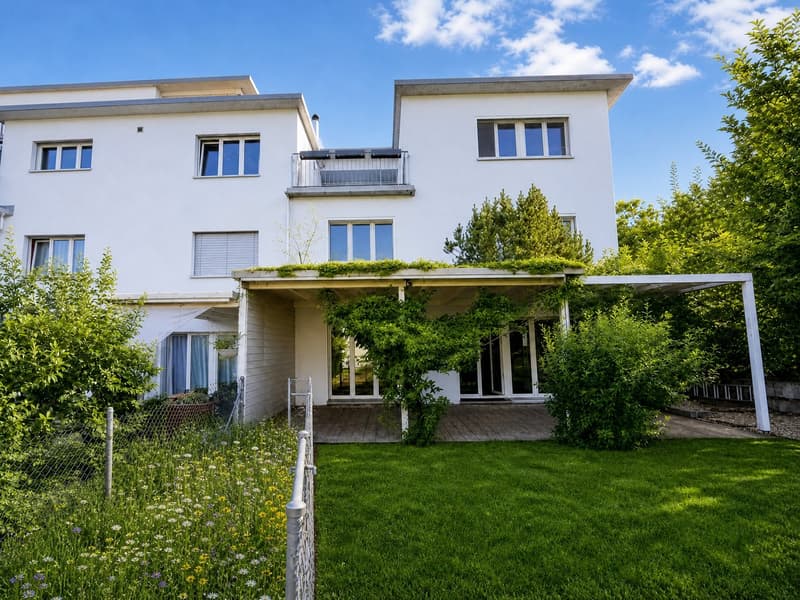 Aussergewöhnlich grosszügiges 7.5-Zimmer mit Südgarten und vielseitigem 2. Obergeschoss (2)