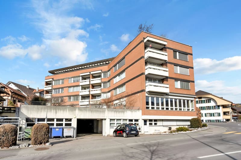 Centrally located commercial property with terrace in Steffisburg for sale (12)