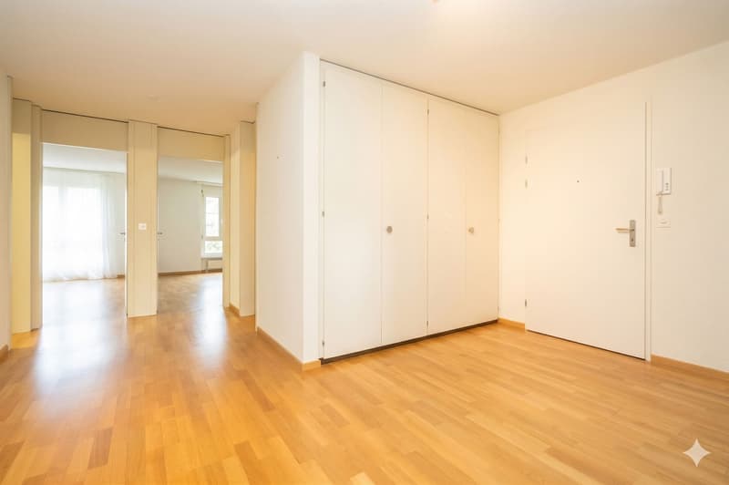 3.5-room apartment with balcony and parking space in Bolligen (12)