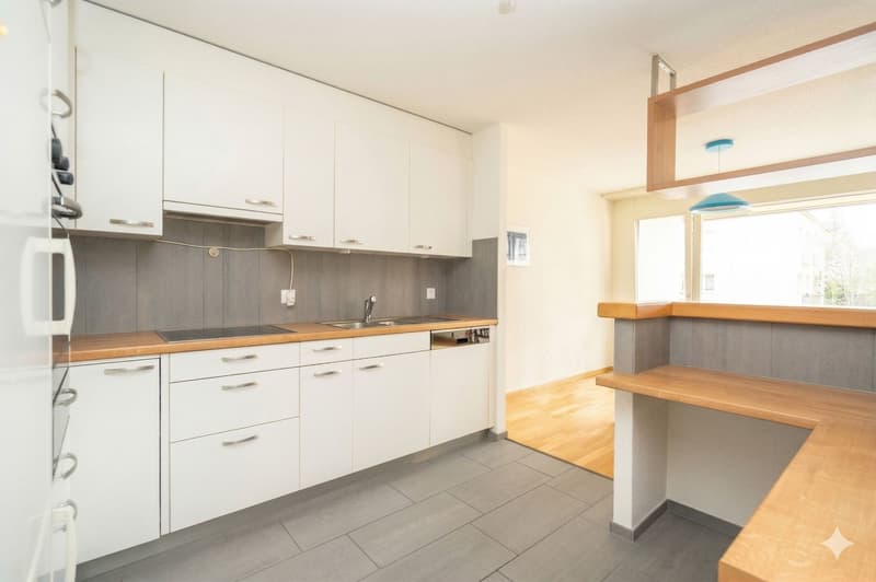 3.5-room apartment with balcony and parking space in Bolligen (6)