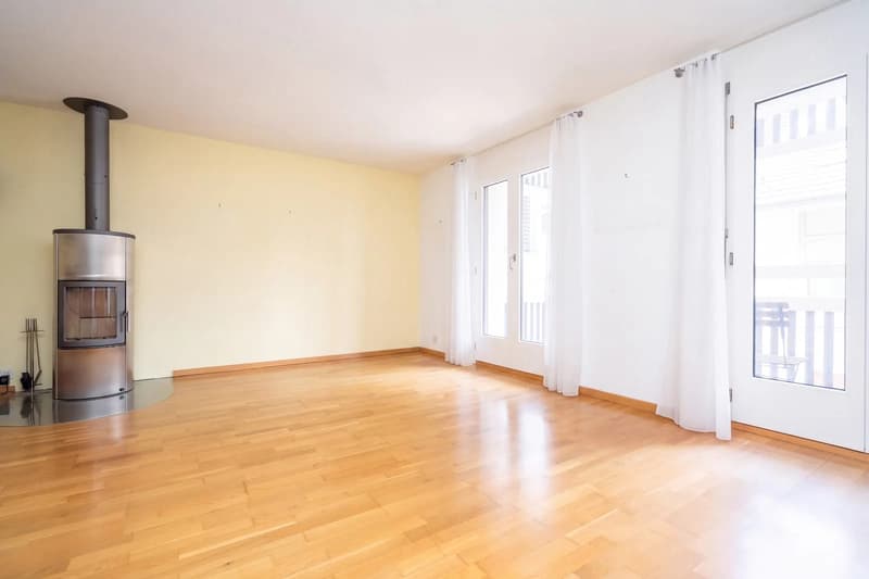 Seltene Gelegenheit: 5.5-Zimmer-Reihenhaus mit Aussensitzplätzen, zwei Balkonen und einem Einstellhallenplatz (3)