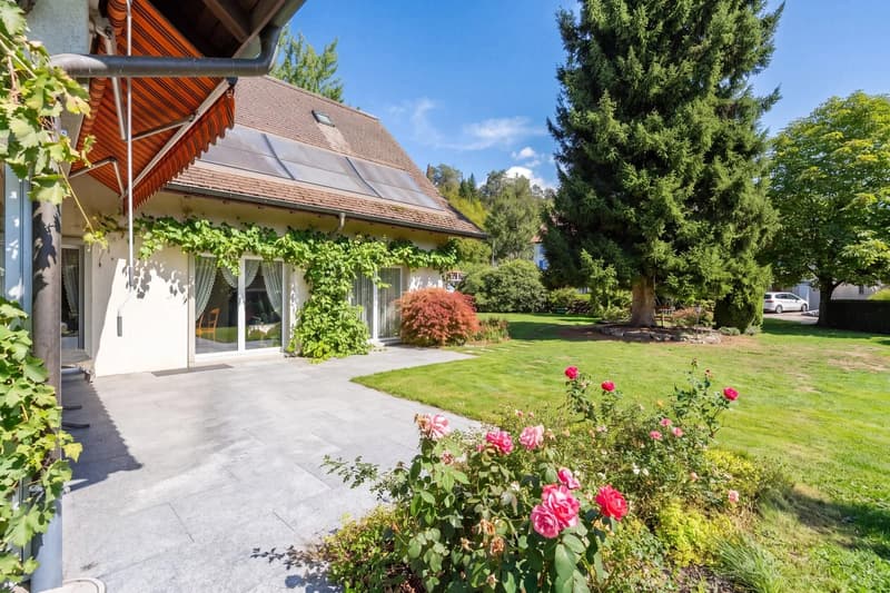 Freistehendes Einfamilienhaus mit Einliegerwohnung und Baulandreserve (2)