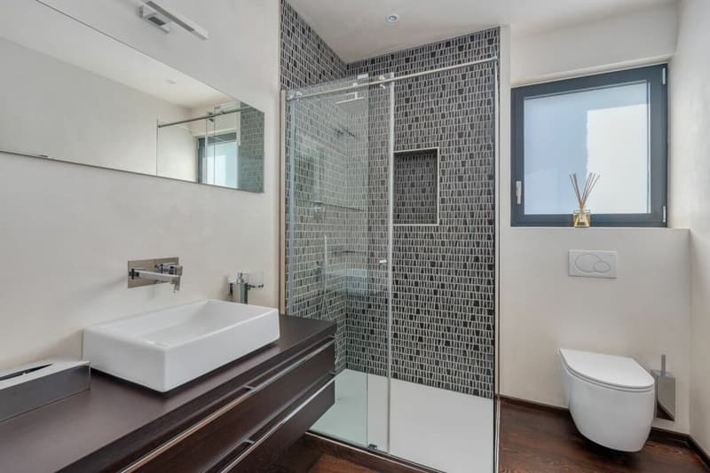 COMANO · MODERNA VILLA CON PISCINA E DOMOTICA AVANZATA (10)