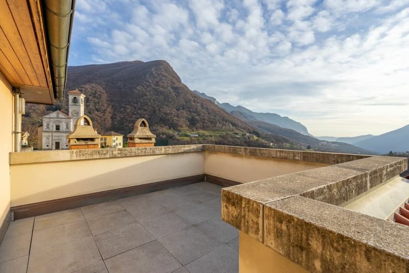 AROGNO · CASA BIFAMILIARE NEL NUCLEO STORICO · POSSIBILITÀ DI RESIDENZA SECONDARIA (2)