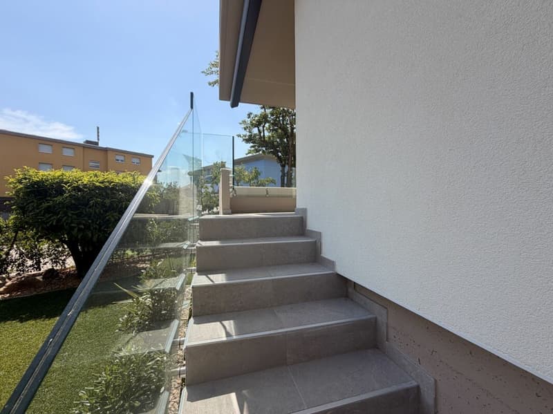 CANOBBIO - FULLY RENOVATED 4.5-ROOM APARTMENT WITH PRIVATE GARDEN, TECHNOLOGY AND COMFORT (6)