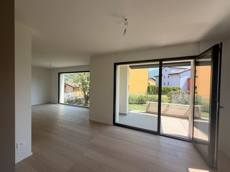 CANOBBIO - FULLY RENOVATED 4.5-ROOM APARTMENT WITH PRIVATE GARDEN, TECHNOLOGY AND COMFORT (4)