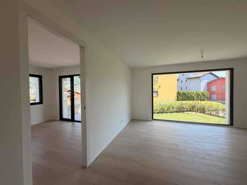 CANOBBIO - FULLY RENOVATED 4.5-ROOM APARTMENT WITH PRIVATE GARDEN, TECHNOLOGY AND COMFORT (12)