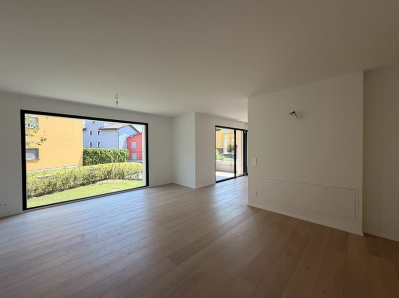 CANOBBIO - FULLY RENOVATED 4.5-ROOM APARTMENT WITH PRIVATE GARDEN, TECHNOLOGY AND COMFORT (10)