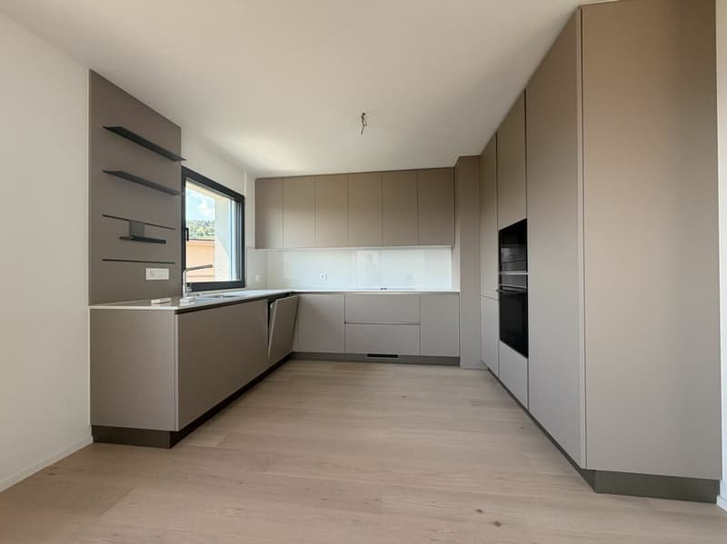 CANOBBIO - FULLY RENOVATED 4.5-ROOM PENTHOUSE WITH LAKE VIEW, TECHNOLOGY AND COMFORT (2)