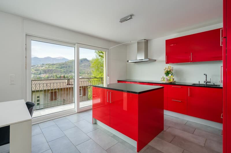 DAVESCO · CASA MODERNA CON GIARDINO E VISTA APERTA SUL LAGO DI LUGANO (2)