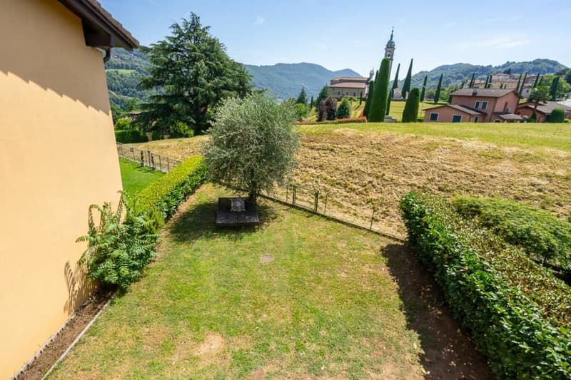 COLLINA D'ORO - HOUSE WITH GARDEN IN ONE OF THE MOST SOUGHT-AFTER AREAS OF LUGANO (10)
