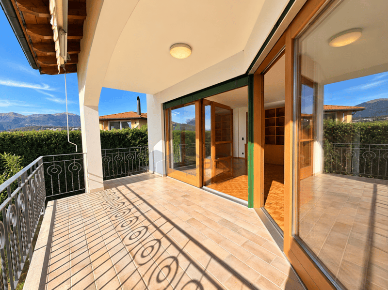 CaSe Immobiliare | 130 M² | 3 CAMERE DA LETTO | AMPIA TERRAZZA VISTA LAGO | GIARDINO | 2 POSTI AUTO (7)